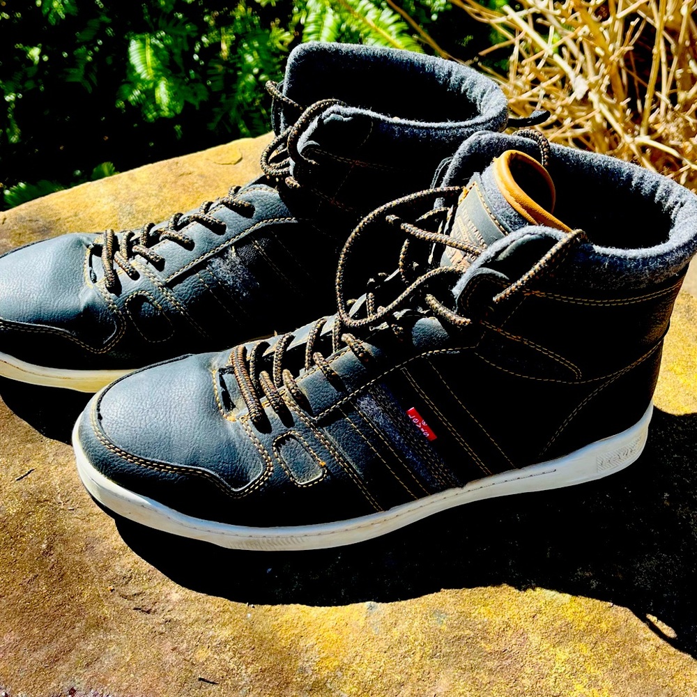 Levi's Black Men's Size 11 Shoes